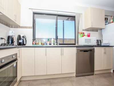 16B Somerset Crescent, South Hedland
