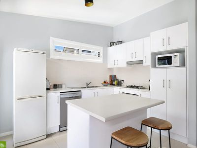 4 / 1 Hingston Close, Lake Heights