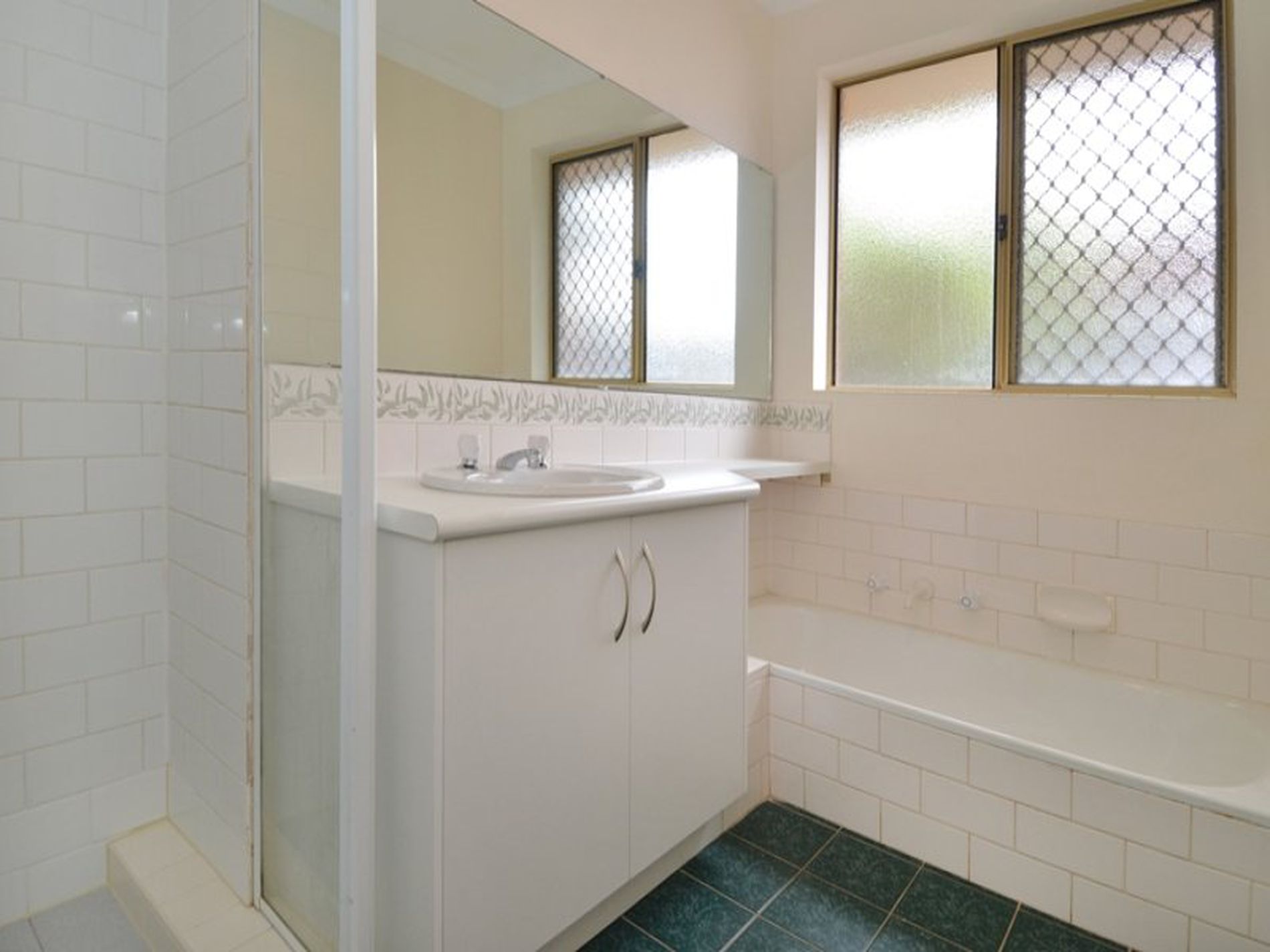 8A Siberia Close, Hannans