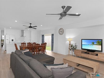 16 Porcupine Way, Mount Peter