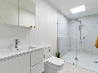 6B Seaview Way, Long Beach