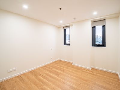 1701 / 10 Balfours Way, Adelaide