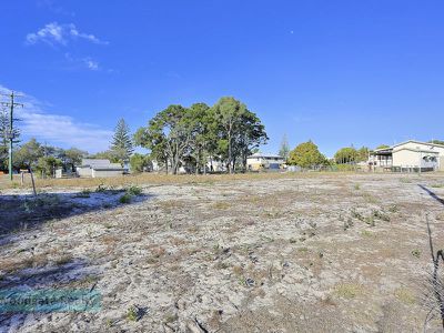 16 Oak Street, Woodgate