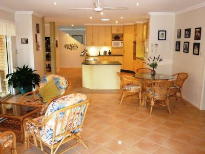 137 The Southern Parkway, Forster