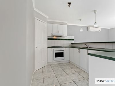 27 Fiona Court, Werribee