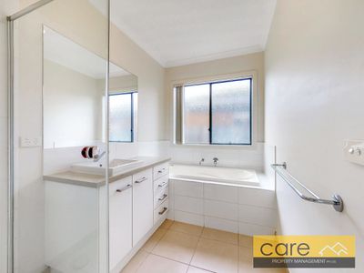 10 Damper Way, Lynbrook