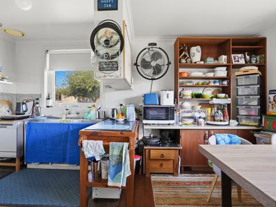 4 Quinn Avenue, George Town