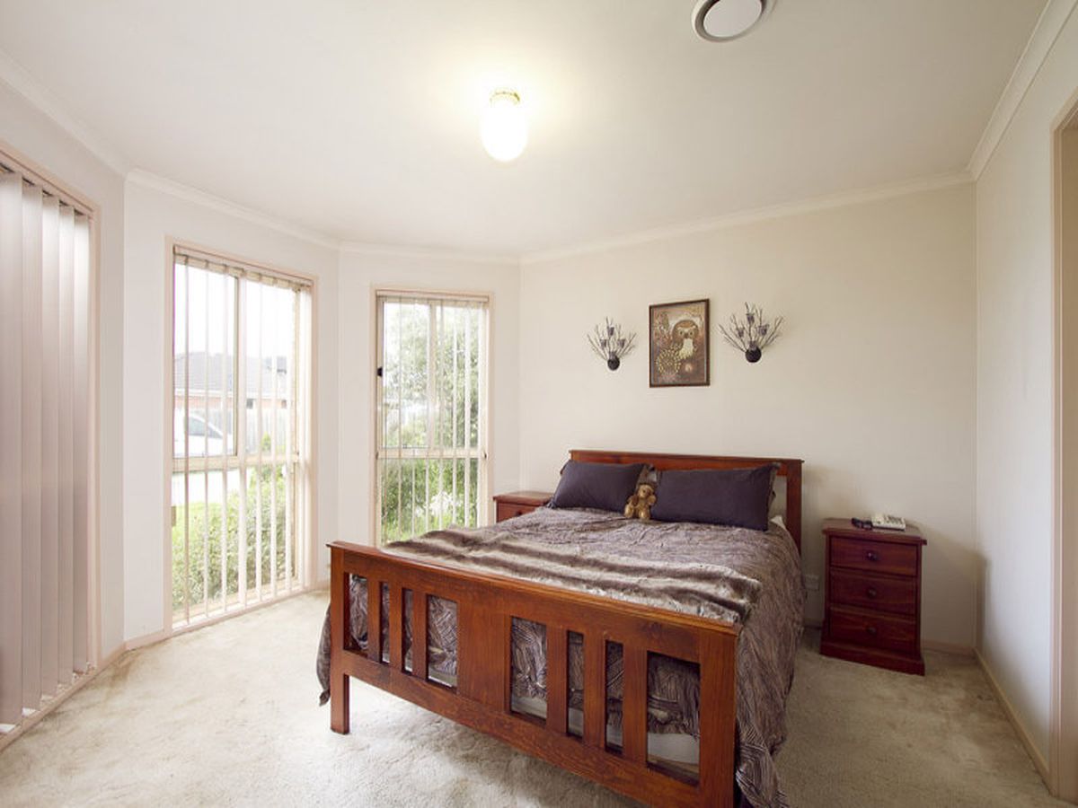 12 Prince Albert Mews, Patterson Lakes