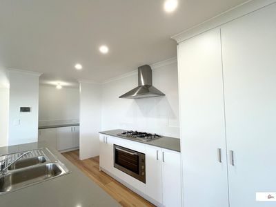 3 Kenton Way, Ravenswood