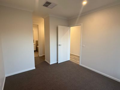 76 Buckingham Boulevard, Strathtulloh