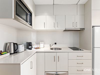 303 / 2801-2833 Gold Coast Highway, Surfers Paradise