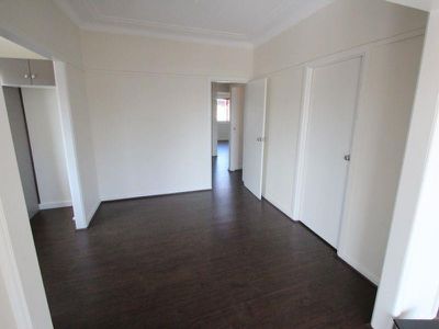 290 Woodville Road, Guildford