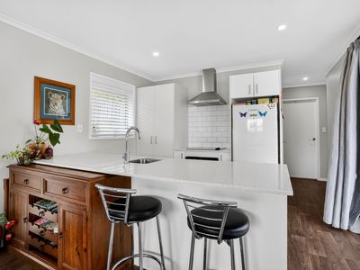 20 & 20A Brian Crescent, Stanmore Bay
