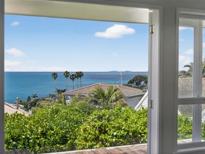 2/33 Gulf View Road, Murrays Bay