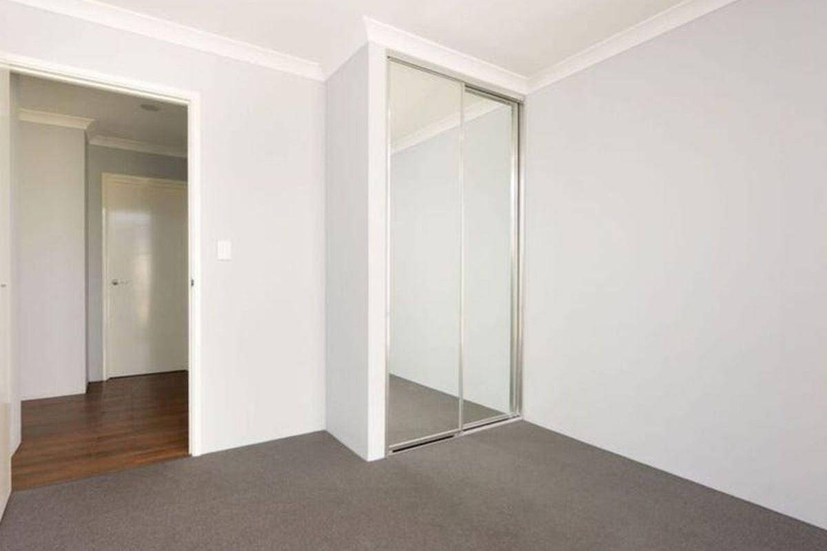 12A Lincoln Road, Morley