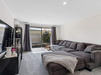10 Teague Way, Lakelands