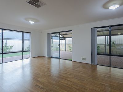 33 L'Aquila Circle, Beeliar