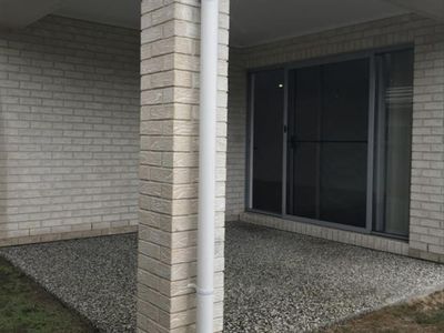 2 / 16 Adam St, Beachmere