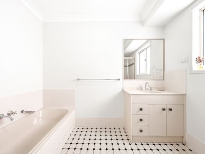 30 / 24 Glengarry Road, Keperra