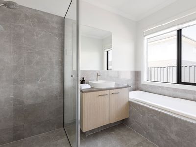 3 Falconer Court, Clyde North