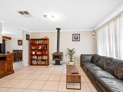 5 Simmons Loop, Parmelia