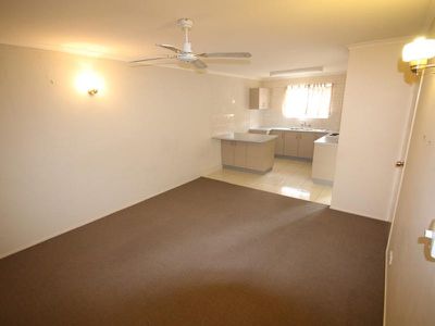 3 / 3 King Street, Urangan