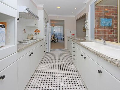 77 Donlan Road, Mollymook