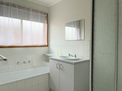 2 / 4 Margaret Street, Werribee