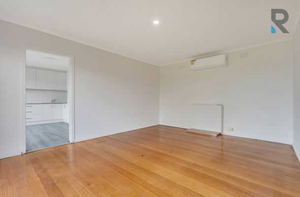 33 Rosedale Crescent, Dallas