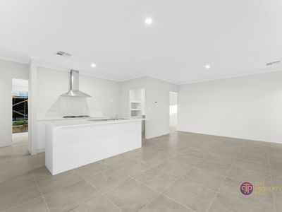 8 Ballyronan Road, Maddington