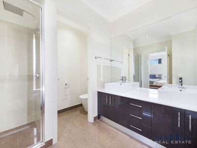 2 Freshfields Drive, Cranbourne North