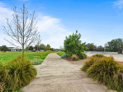 11 Spirit Crescent, Armstrong Creek