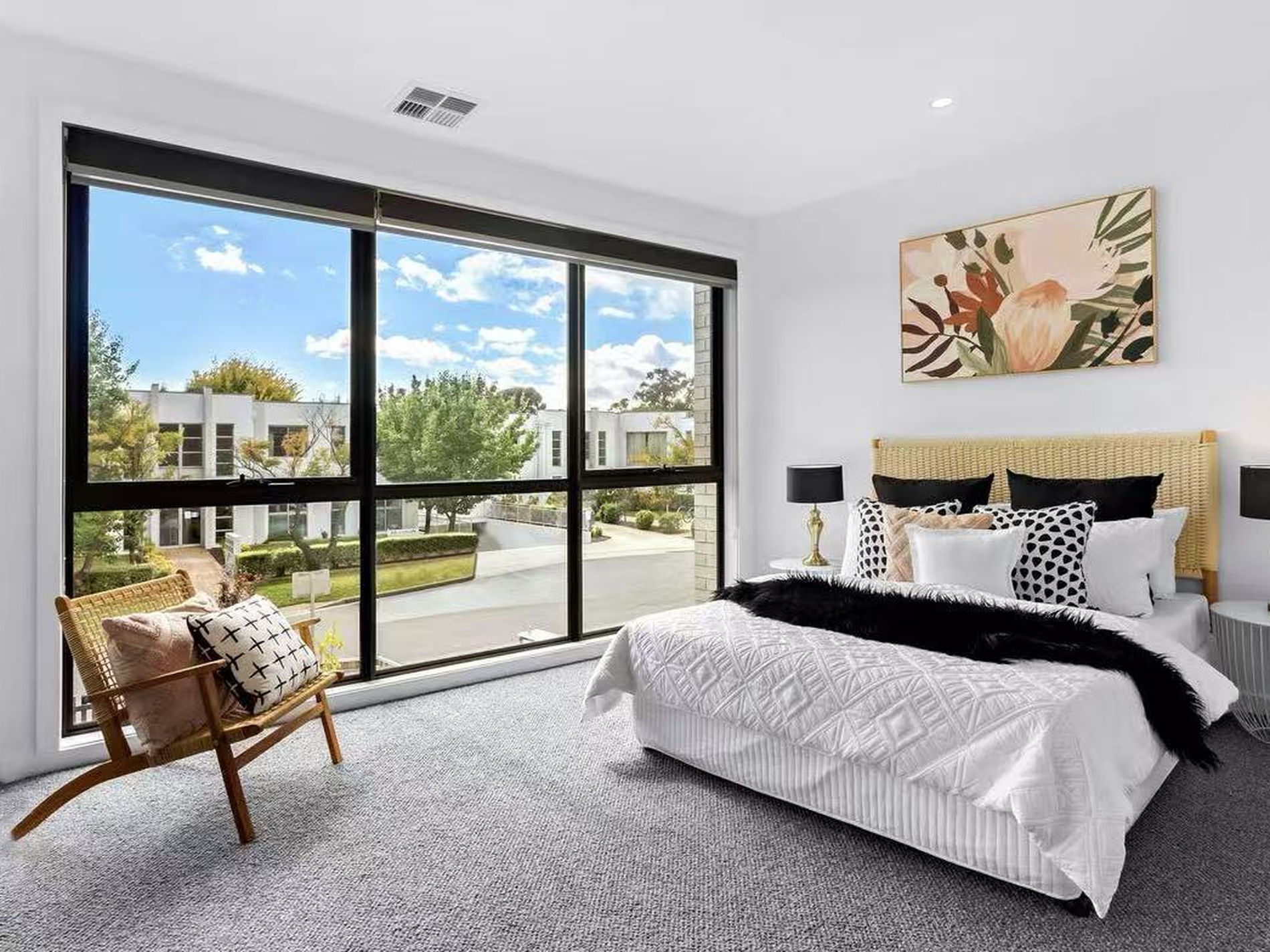 5 / 4 - 6 Coolac Place, Braddon