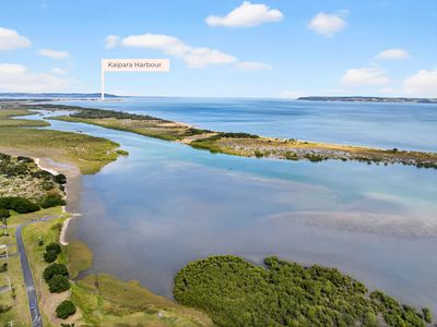 1514 Run Road, Tapora