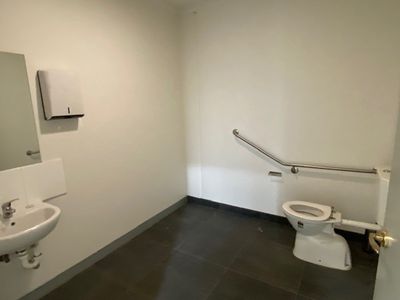 2 / 87 Riverside Avenue, Werribee