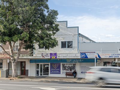 972 Logan Road, Holland Park West