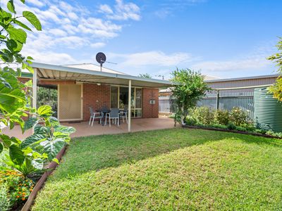 8A Siberia Close, Hannans