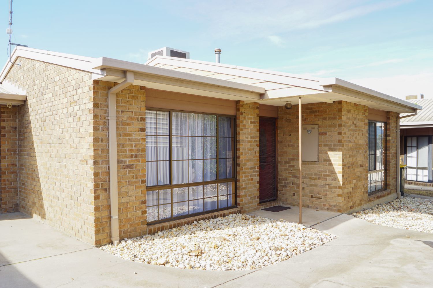 2 / 5 Pynsent Street, Horsham