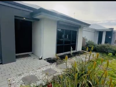 66 Lutea Loop, Hilbert