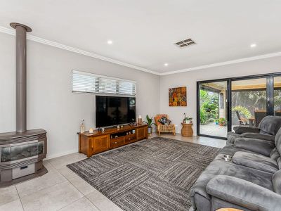 31 Jinatong Loop, Dawesville