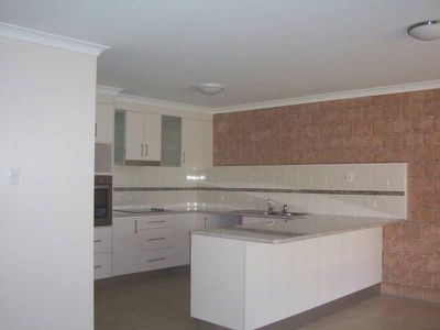 2 / 5 David Place, Kingaroy