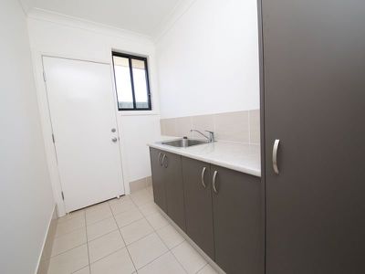 19 /  2-8 Diane Street, Dubbo