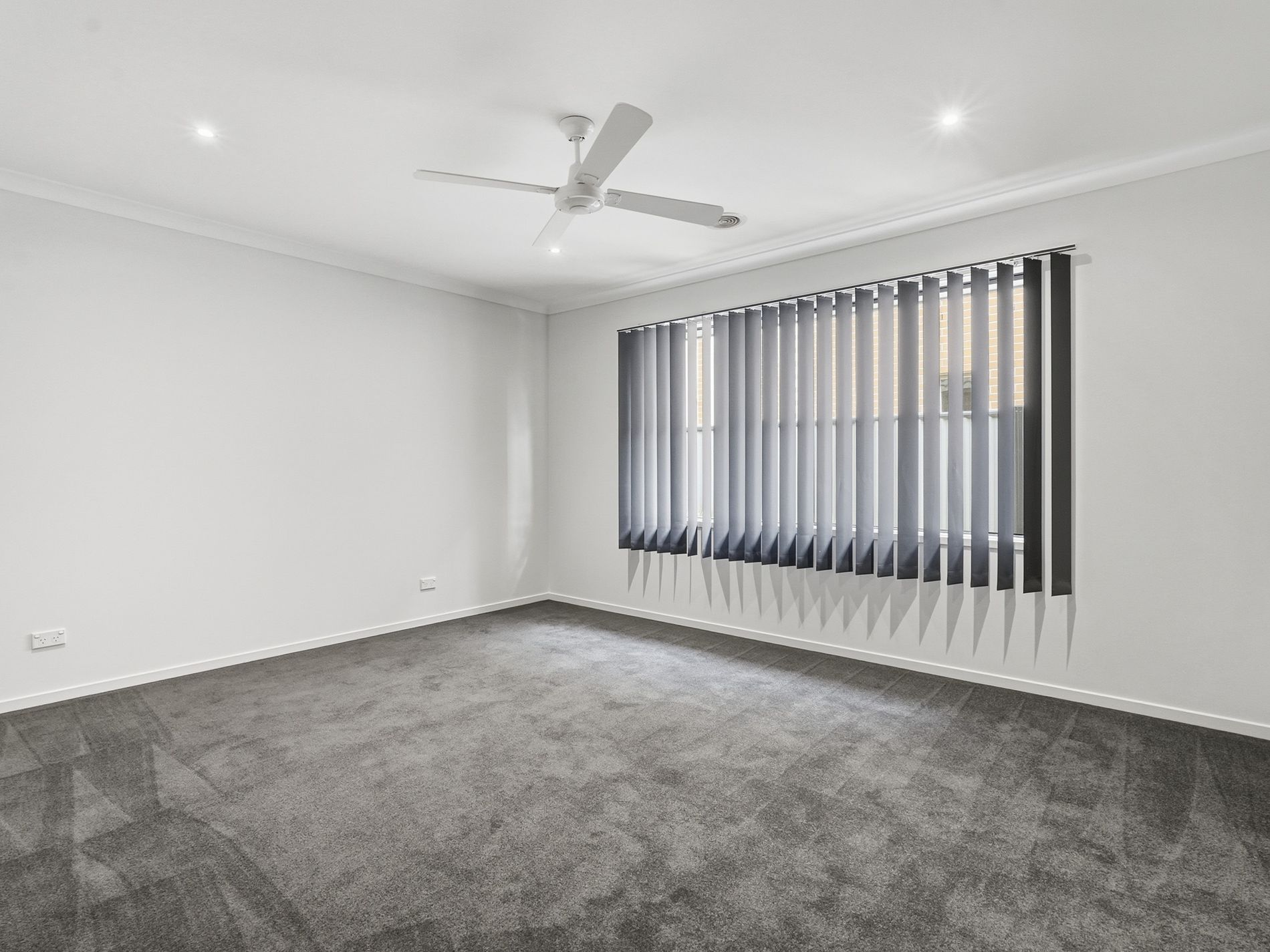 5 Niland Crescent, Point Cook