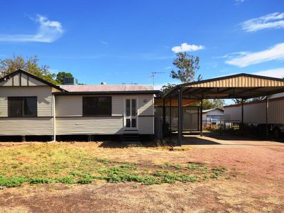 28 Quail Street, Longreach