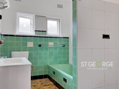 81 Ponyara Road, Beverly Hills