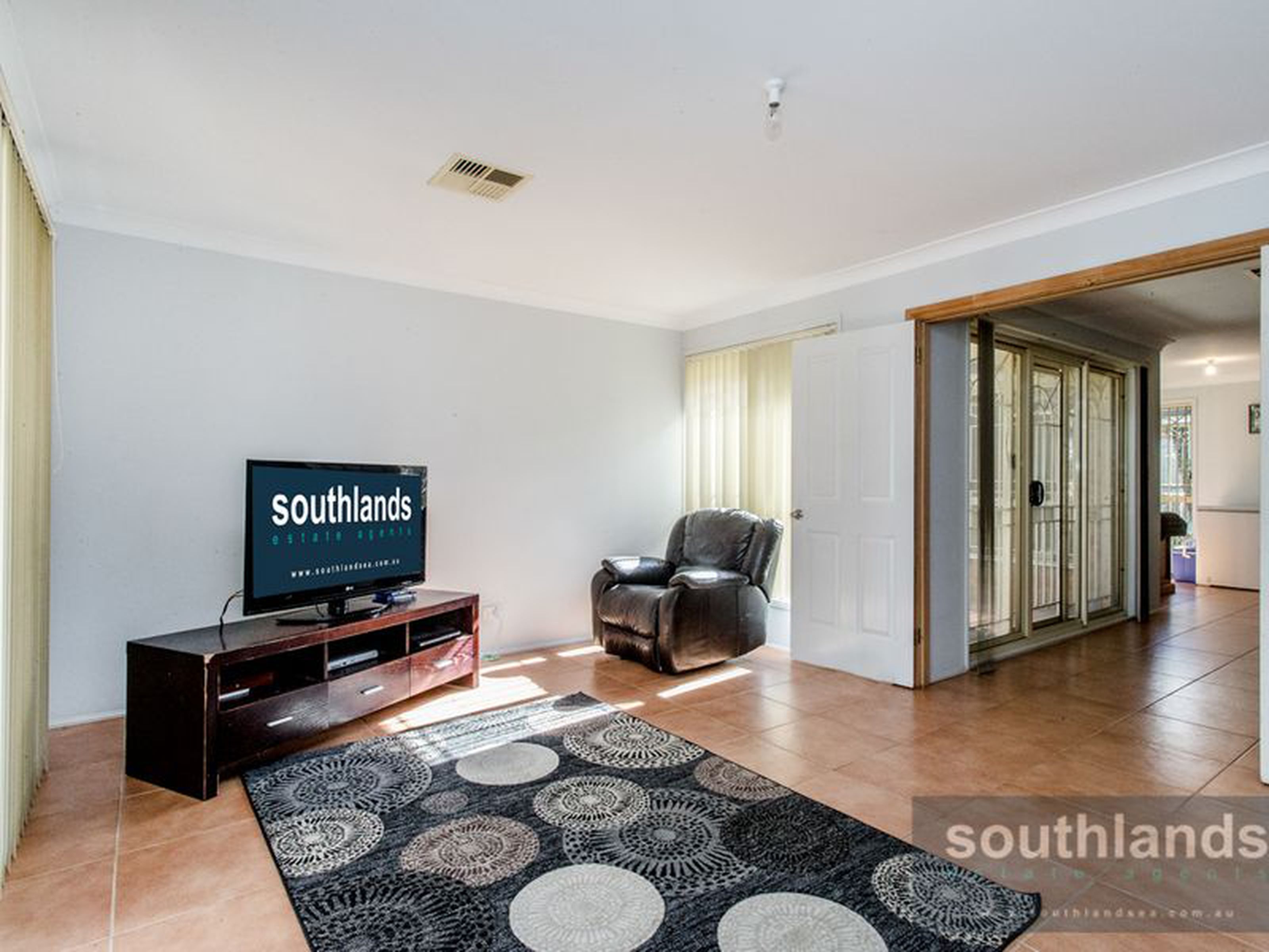 24 Anthony Crescent, KINGSWOOD