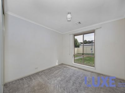 42 Woodfull Loop, Gordon
