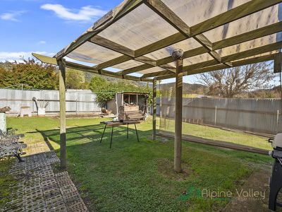 12 Simmonds Street, Mount Beauty