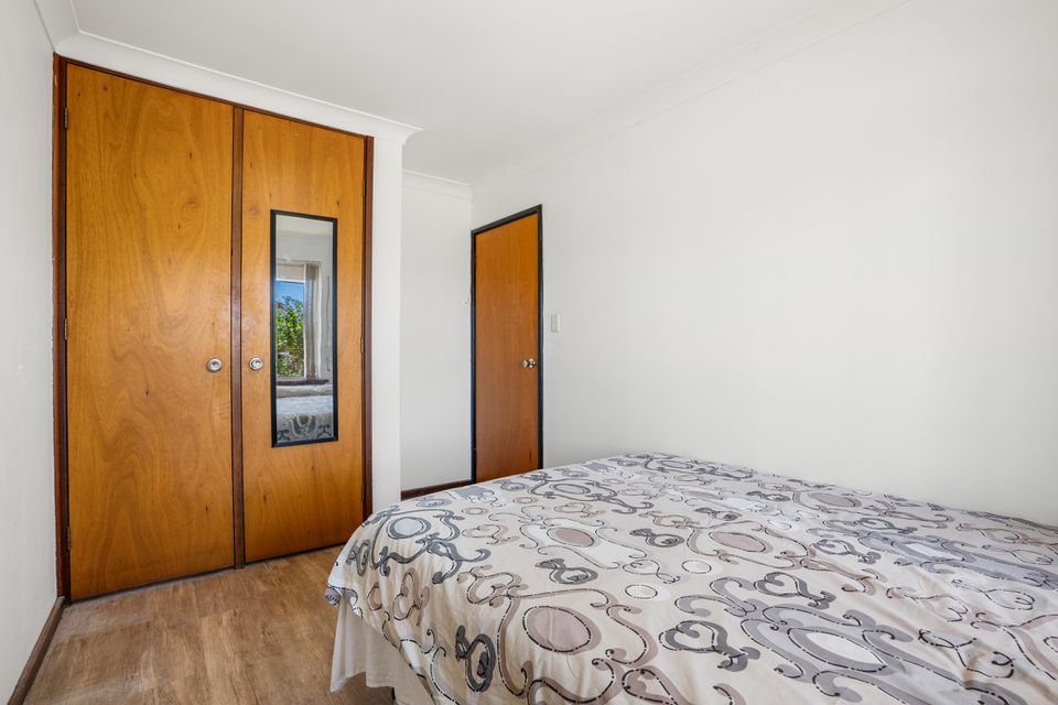 6 Breaden Drive, Cooloongup