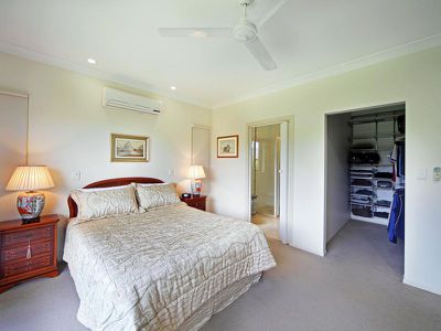 19 Montgomery Close, Atherton
